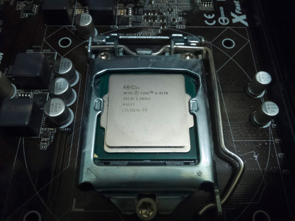 Close-up of the Intel CPU, cleaned.